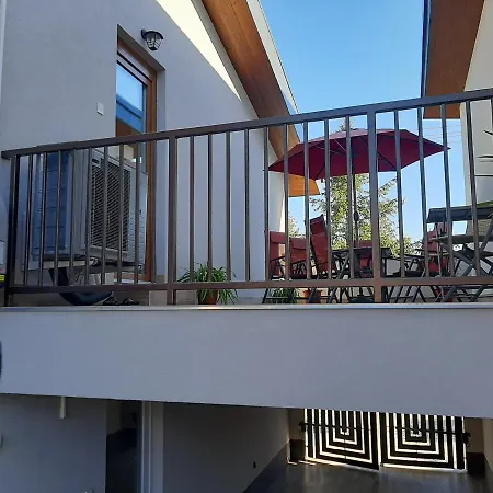 דירה Sziriusz Apartmanhaz