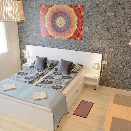 Sziriusz Apartmanhaz דירה