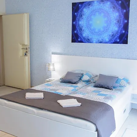 Sziriusz Apartmanhaz *
