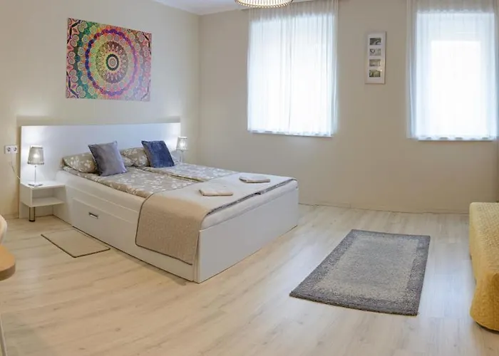 Sziriusz Apartmanhaz *