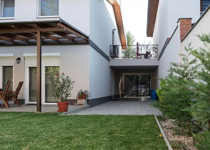 Sziriusz Apartmanhaz * Gyula